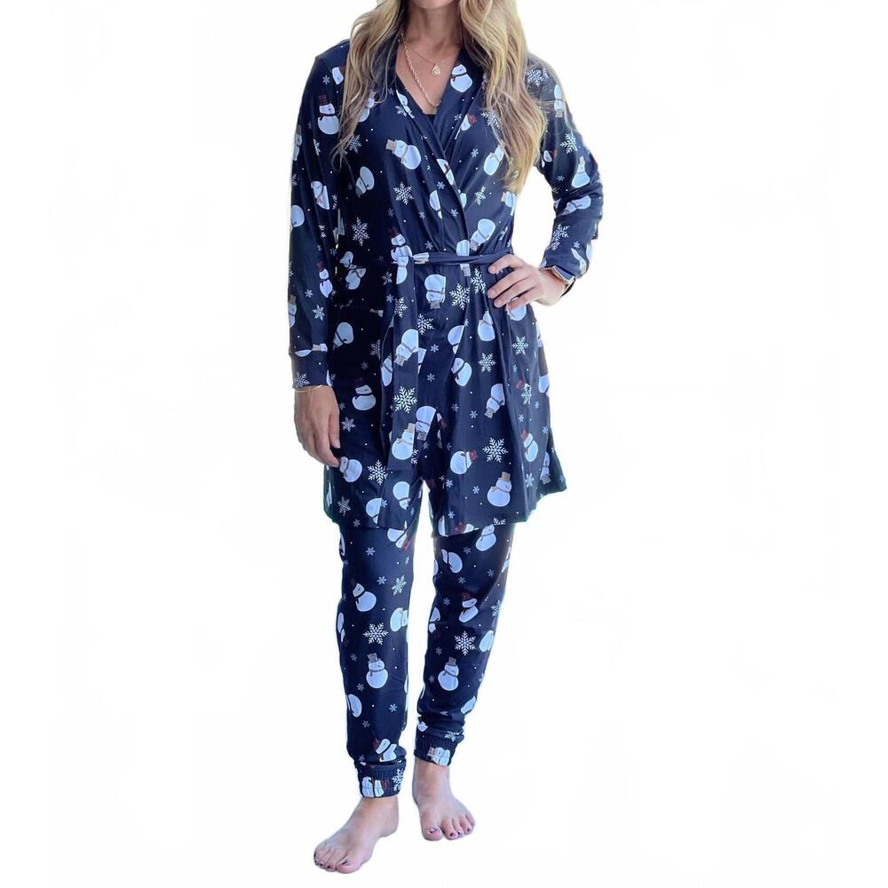 NEW COCO + CARMEN vega robe in sassy snowman